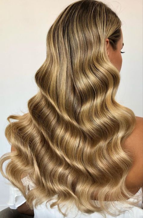 Wash, Cut & Blow-Dry
